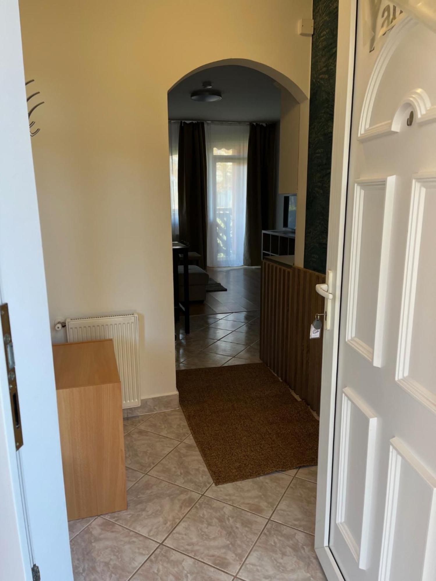 Y Apartman Balatonlelle Extérieur photo